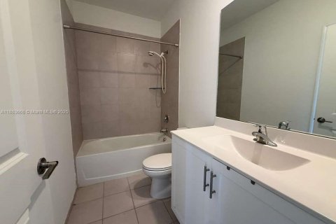 Adosado en alquiler en Miami, Florida, 3 dormitorios, 122.63 m2 № 1929948 - foto 18