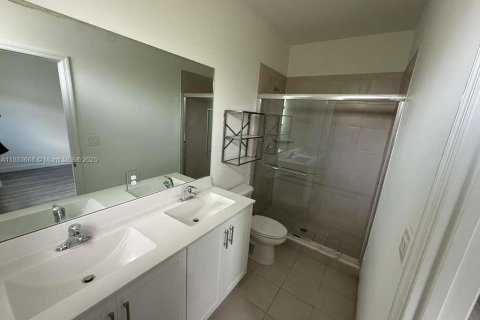 Adosado en alquiler en Miami, Florida, 3 dormitorios, 122.63 m2 № 1929948 - foto 17
