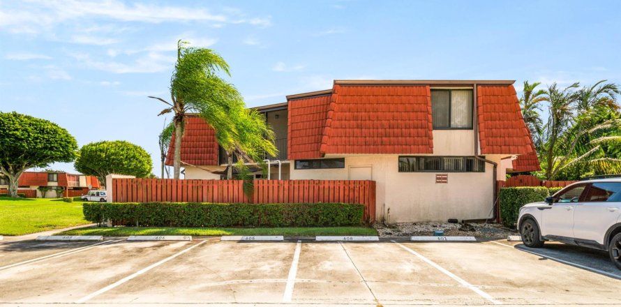 Touwnhouse à West Palm Beach, Floride 2 chambres, 113.15 m2 № 2426213