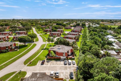 Touwnhouse à vendre à West Palm Beach, Floride: 2 chambres, 113.15 m2 № 2426213 - photo 3