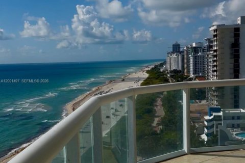Condominio en alquiler en Miami Beach, Florida, 3 dormitorios, 163.6 m2 № 2170253 - foto 19