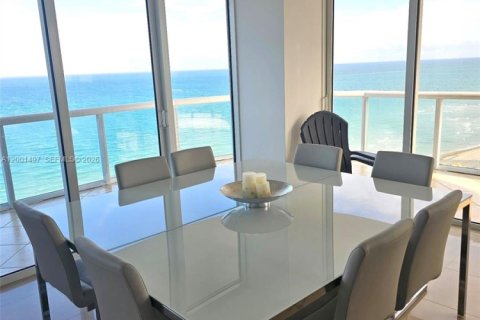 Condominio en alquiler en Miami Beach, Florida, 3 dormitorios, 163.6 m2 № 2170253 - foto 4