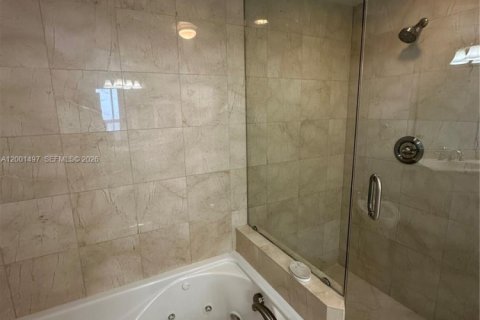 Condominio en alquiler en Miami Beach, Florida, 3 dormitorios, 163.6 m2 № 2170253 - foto 12