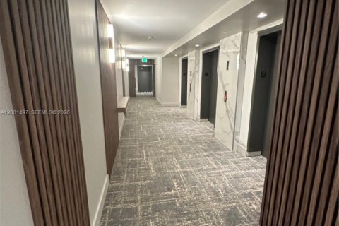 Condominio en alquiler en Miami Beach, Florida, 3 dormitorios, 163.6 m2 № 2170253 - foto 24