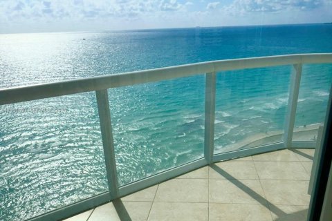 Condominio en alquiler en Miami Beach, Florida, 3 dormitorios, 163.6 m2 № 2170253 - foto 18
