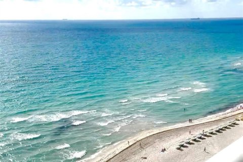 Condominio en alquiler en Miami Beach, Florida, 3 dormitorios, 163.6 m2 № 2170253 - foto 20