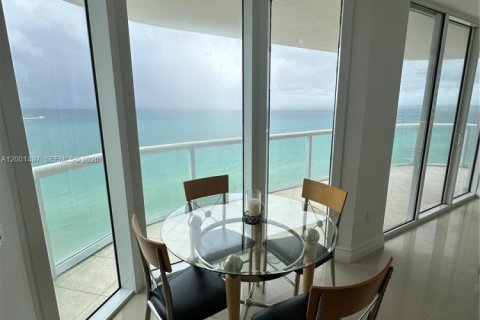 Condominio en alquiler en Miami Beach, Florida, 3 dormitorios, 163.6 m2 № 2170253 - foto 7