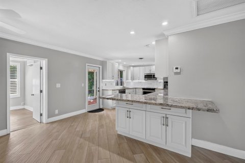 Villa ou maison à louer à Deerfield Beach, Floride: 4 chambres, 148.64 m2 № 2411962 - photo 9