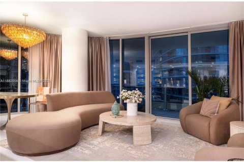 Condominio en Miami, Florida, 2 dormitorios  № 1978396