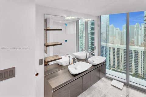 Condominio en venta en Miami, Florida, 2 dormitorios, 142.98 m2 № 1978396 - foto 16