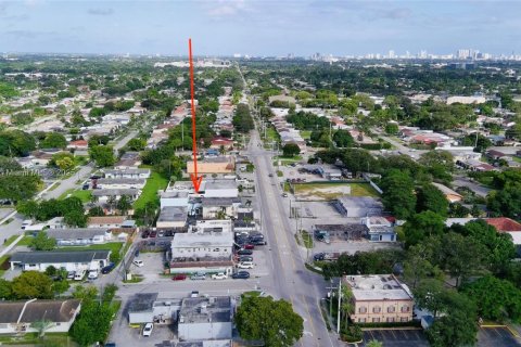 Commercial property in Hollywood, Florida № 1950720 - photo 20