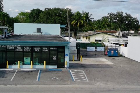 Commercial property in Hollywood, Florida № 1950720 - photo 5