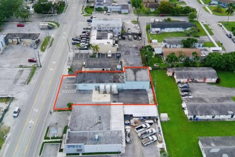 Commercial property in Hollywood, Florida № 1950720 - photo 16