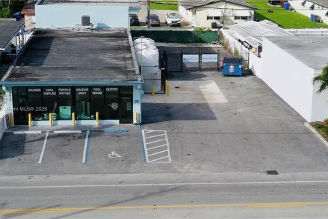 Commercial property in Hollywood, Florida № 1950720 - photo 14