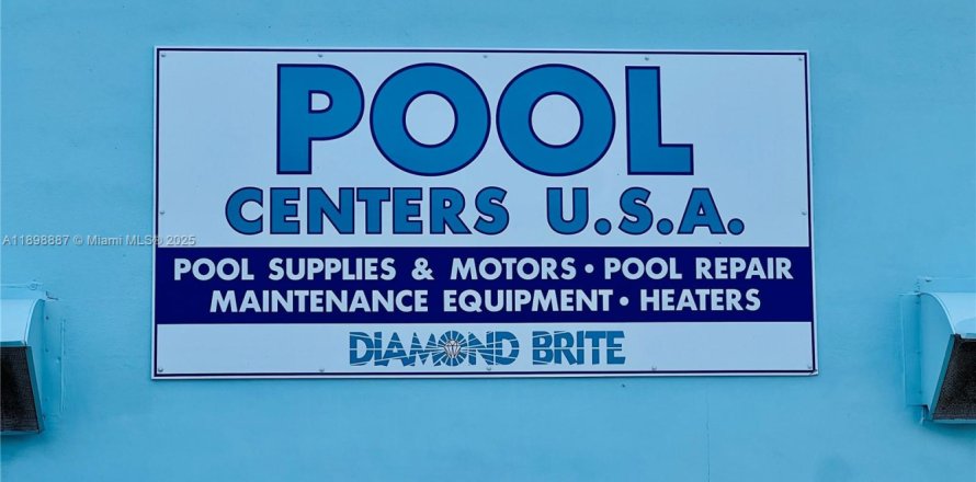 Commercial property in Hollywood, Florida № 1950720