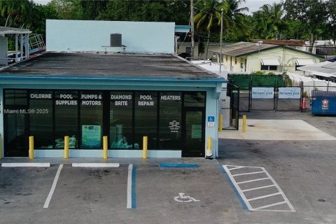 Commercial property in Hollywood, Florida № 1950720 - photo 7