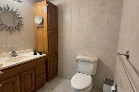Condominio en alquiler en Hallandale Beach, Florida, 1 dormitorio, 76.92 m2 № 2010680 - foto 6