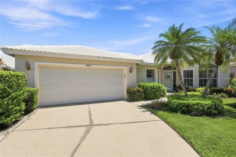 Villa ou maison à vendre à Sarasota, Floride: 2 chambres, 156.91 m2 № 2349598 - photo 2