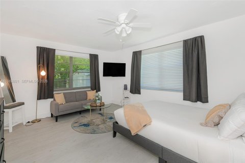 Купить коммерческую недвижимость в Холливуд, Флорида 154.4м2, № 2049496 - фото 16