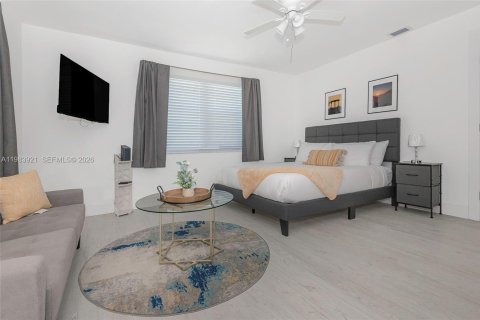 Купить коммерческую недвижимость в Холливуд, Флорида 154.4м2, № 2049496 - фото 17