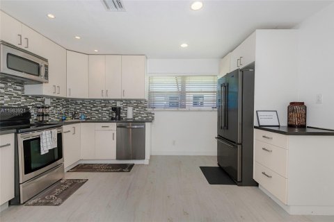 Купить коммерческую недвижимость в Холливуд, Флорида 154.4м2, № 2049496 - фото 10