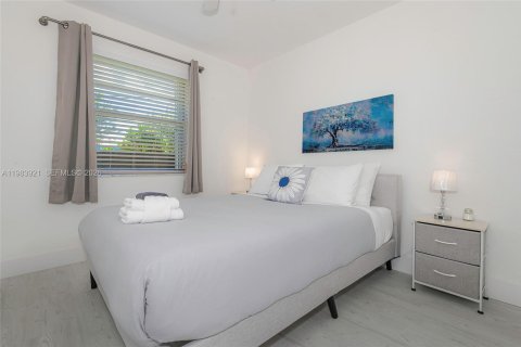 Купить коммерческую недвижимость в Холливуд, Флорида 154.4м2, № 2049496 - фото 13