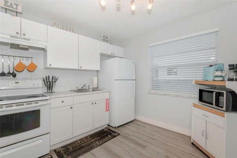 Купить коммерческую недвижимость в Холливуд, Флорида 154.4м2, № 2049496 - фото 30