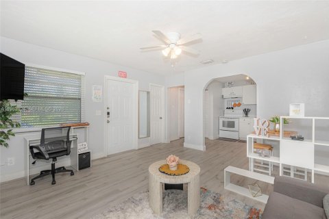 Купить коммерческую недвижимость в Холливуд, Флорида 154.4м2, № 2049496 - фото 25