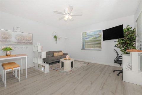 Купить коммерческую недвижимость в Холливуд, Флорида 154.4м2, № 2049496 - фото 26