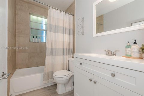 Купить коммерческую недвижимость в Холливуд, Флорида 154.4м2, № 2049496 - фото 23