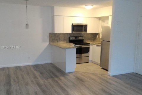 Copropriété à vendre à North Miami, Floride: 1 chambre, 57.23 m2 № 1987660 - photo 1