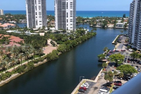 Condo in Aventura, Florida, 2 bedrooms  № 1996344