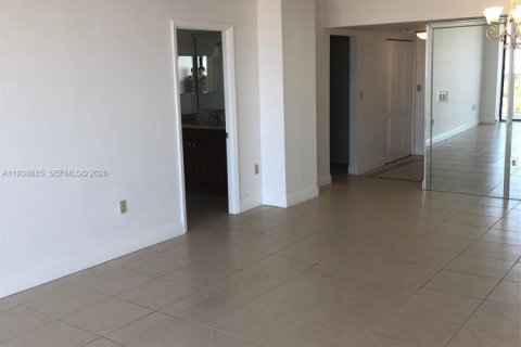 Condo in Aventura, Florida, 2 bedrooms № 1996344 - photo 3