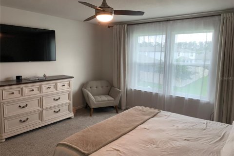 House in Land O' Lakes, Florida 5 bedrooms, 242.94 sq.m. № 2428886 - photo 24