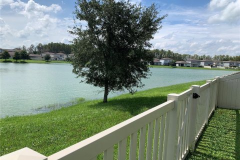 House in Land O' Lakes, Florida 5 bedrooms, 242.94 sq.m. № 2428886 - photo 11