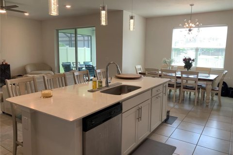 House in Land O' Lakes, Florida 5 bedrooms, 242.94 sq.m. № 2428886 - photo 19