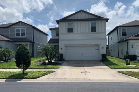 House in Land O' Lakes, Florida 5 bedrooms, 242.94 sq.m. № 2428886