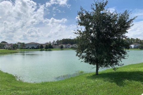 House in Land O' Lakes, Florida 5 bedrooms, 242.94 sq.m. № 2428886 - photo 12