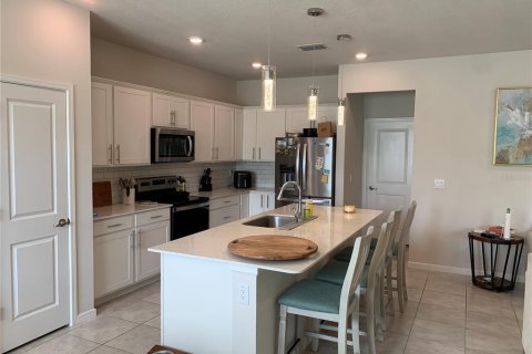 House in Land O' Lakes, Florida 5 bedrooms, 242.94 sq.m. № 2428886 - photo 18