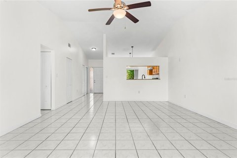 Villa ou maison à vendre à Fort Myers, Floride: 3 chambres, 135.27 m2 № 2207108 - photo 13