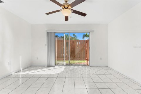 Villa ou maison à vendre à Fort Myers, Floride: 3 chambres, 135.27 m2 № 2207108 - photo 12