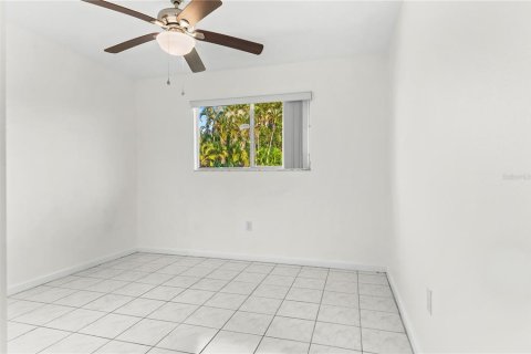 Villa ou maison à vendre à Fort Myers, Floride: 3 chambres, 135.27 m2 № 2207108 - photo 19
