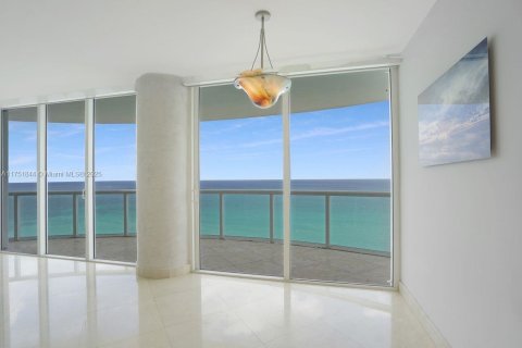Condominio en venta en Miami Beach, Florida, 2 dormitorios, 129.32 m2 № 1748769 - foto 9