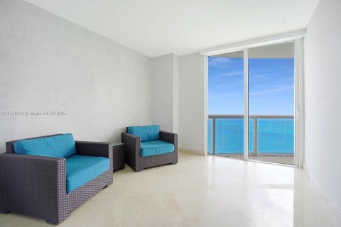 Condominio en venta en Miami Beach, Florida, 2 dormitorios, 129.32 m2 № 1748769 - foto 17
