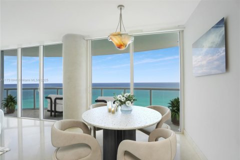 Condominio en venta en Miami Beach, Florida, 2 dormitorios, 129.32 m2 № 1748769 - foto 2