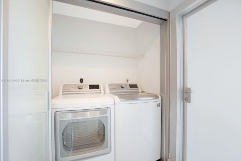 Condominio en venta en Miami Beach, Florida, 2 dormitorios, 129.32 m2 № 1748769 - foto 20