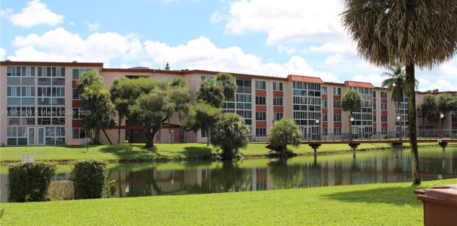 Condo à Sunrise, Floride, 2 chambres № 1968887