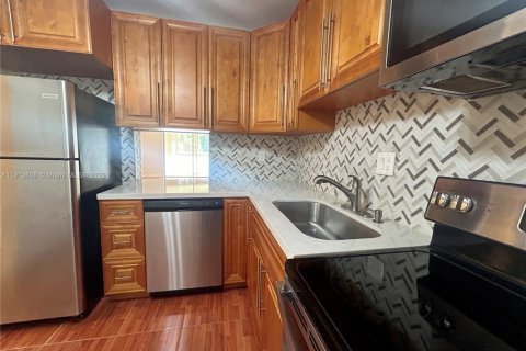 Copropriété à vendre à Sunrise, Floride: 2 chambres, 101.26 m2 № 1968887 - photo 6