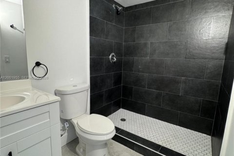 Copropriété à louer à Miami, Floride: 3 chambres, 92.34 m2 № 2066411 - photo 12
