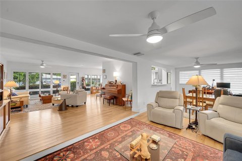 House in Lauderdale-by-the-Sea, Florida 2 bedrooms, 158.96 sq.m. № 2056138 - photo 14